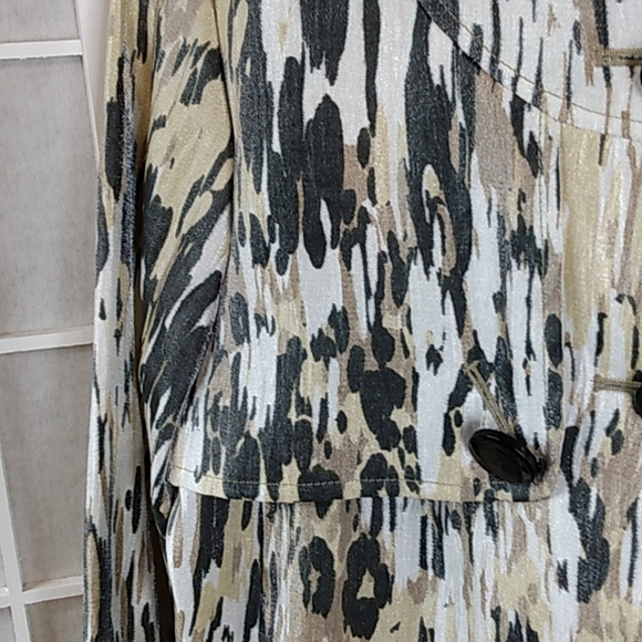 Ruby Rd. petite blazer • shiny • button front • black/cream • Women 4P - Picture 5 of 13